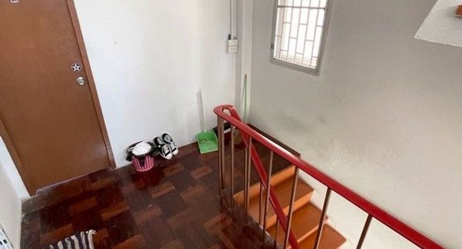 For sale 3 bedrooms retail Space in Bang Rak, Bangkok