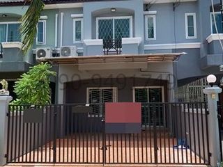 For Rent 3 Bedroom Townhouse In Khlong Sam Wa, Bangkok