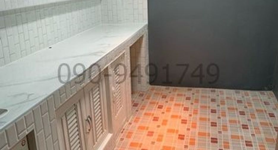 For rent 3 bedrooms townhouse in Khlong Sam Wa, Bangkok