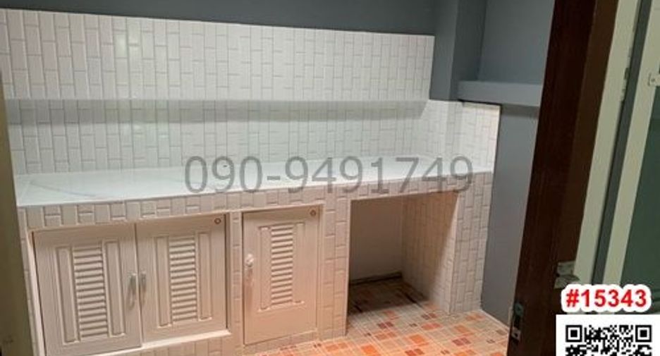 For rent 3 bedrooms townhouse in Khlong Sam Wa, Bangkok