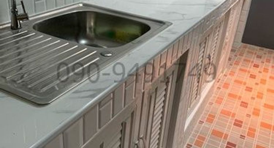 For rent 3 bedrooms townhouse in Khlong Sam Wa, Bangkok