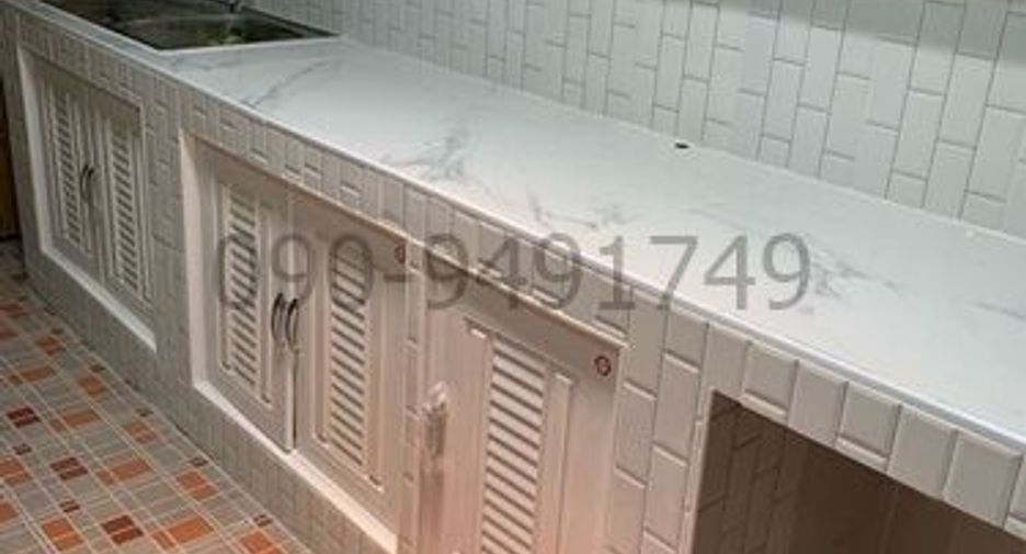 For rent 3 bedrooms townhouse in Khlong Sam Wa, Bangkok