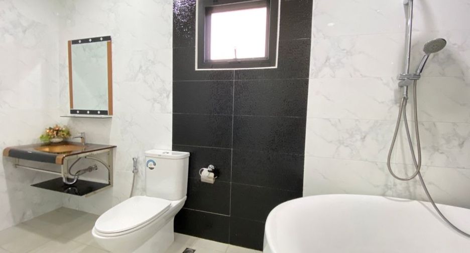 For sale 5 ベッドルーム house in San Sai, Chiang Mai