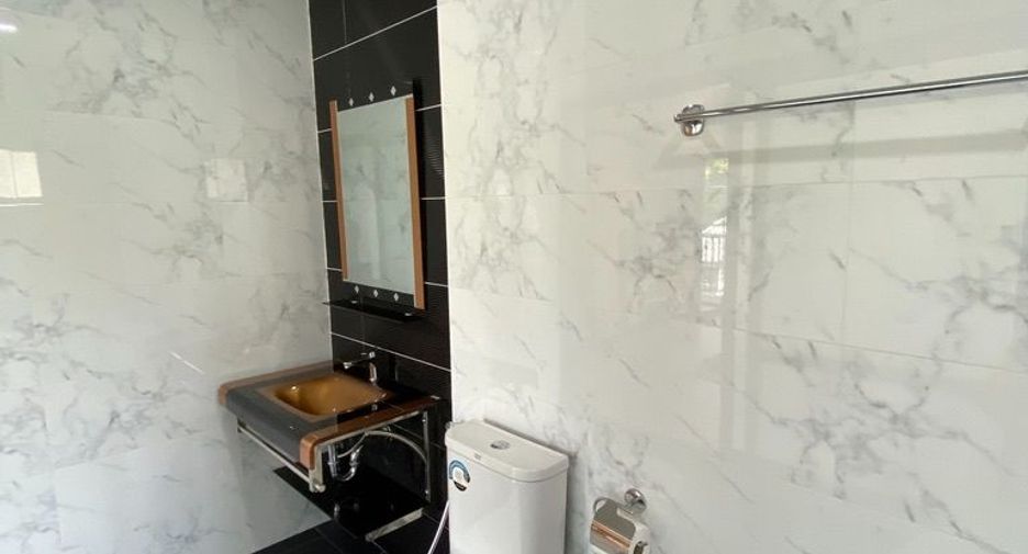For sale 5 ベッドルーム house in San Sai, Chiang Mai