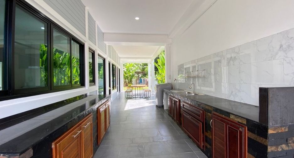 For sale 5 ベッドルーム house in San Sai, Chiang Mai