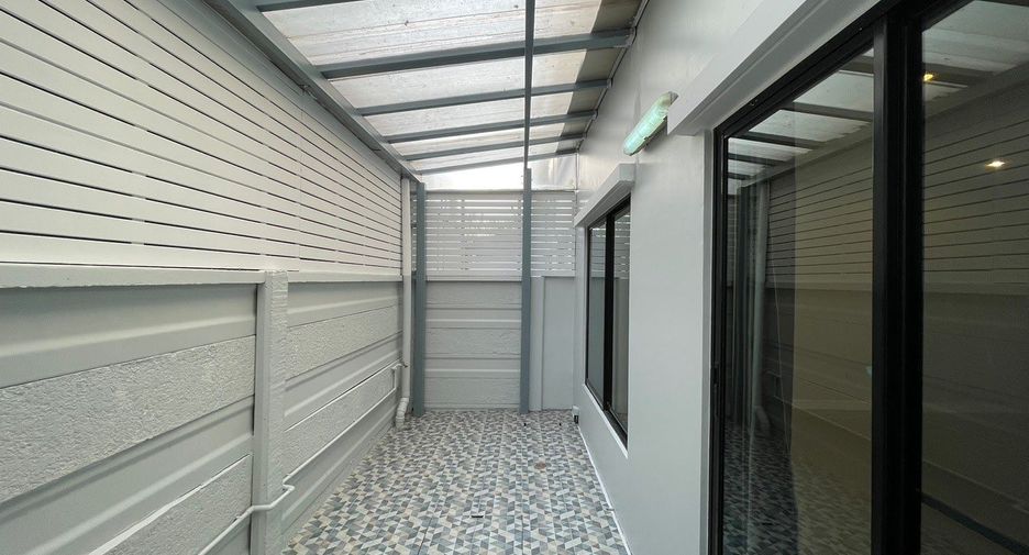 For rent and for sale 3 bedrooms house in Prawet, Bangkok