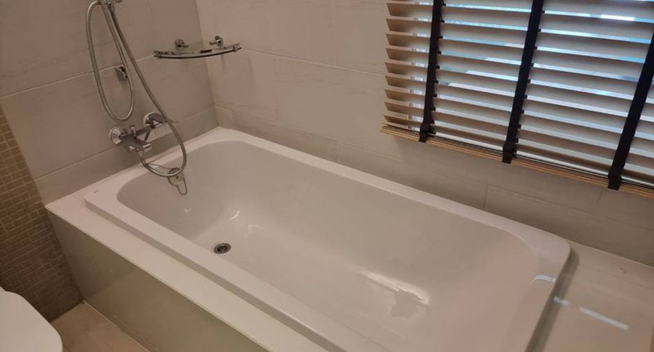 For sale 1 bed condo in Si Racha, Chonburi