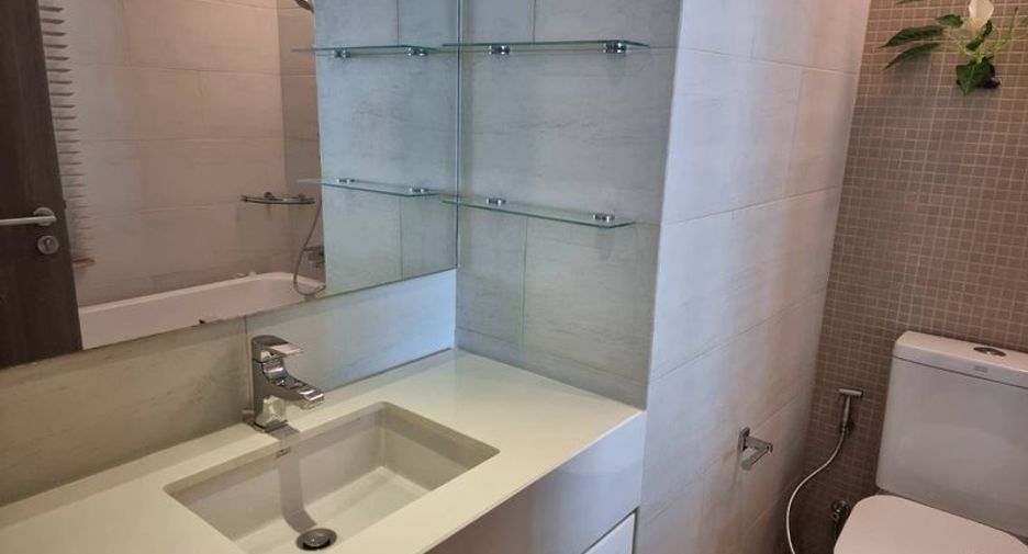 For sale 1 bed condo in Si Racha, Chonburi