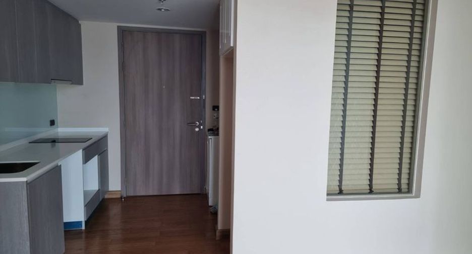For sale 1 bed condo in Si Racha, Chonburi