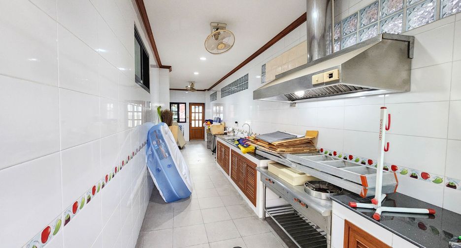À vendre 5 chambres maison à Phra Pradaeng, Samut Prakan