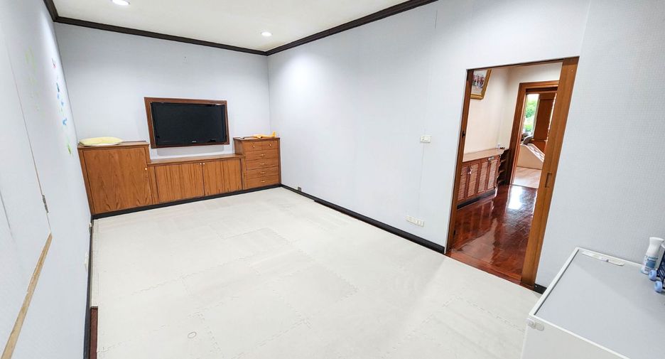 À vendre 5 chambres maison à Phra Pradaeng, Samut Prakan
