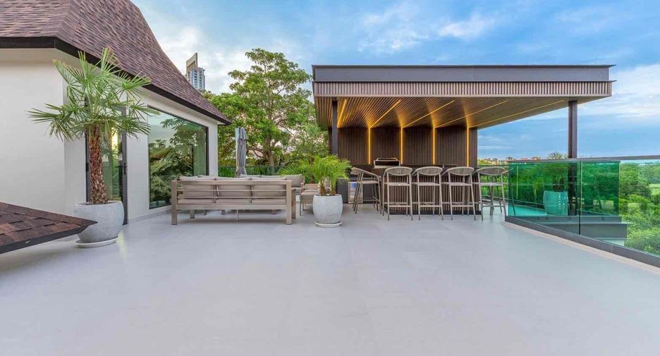 Villa zum Kauf mit 7 Zimmer in Sattahip, Chonburi
