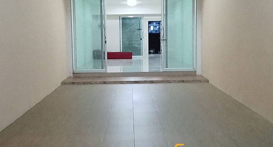 For sale 4 bedrooms retail Space in Hua Hin, Prachuap Khiri Khan
