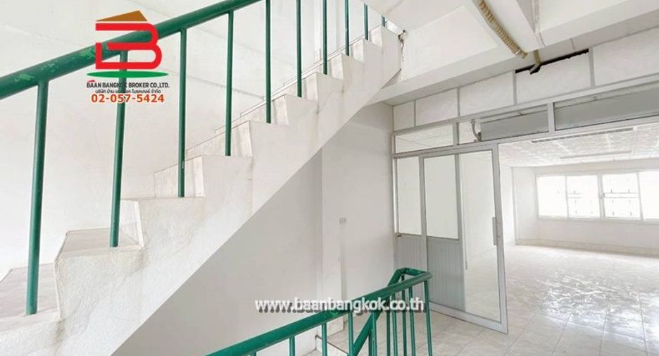 出售 4 卧室 商业空间 在 Khlong Luang, Pathum Thani