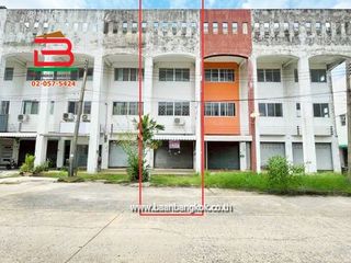 出售 4 卧室 商业空间 在 Khlong Luang, Pathum Thani