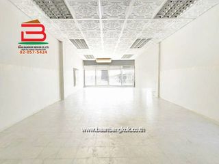 出售 4 卧室 商业空间 在 Khlong Luang, Pathum Thani