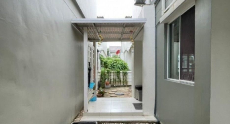 For sale 4 bedrooms house in Bang Phli, Samut Prakan