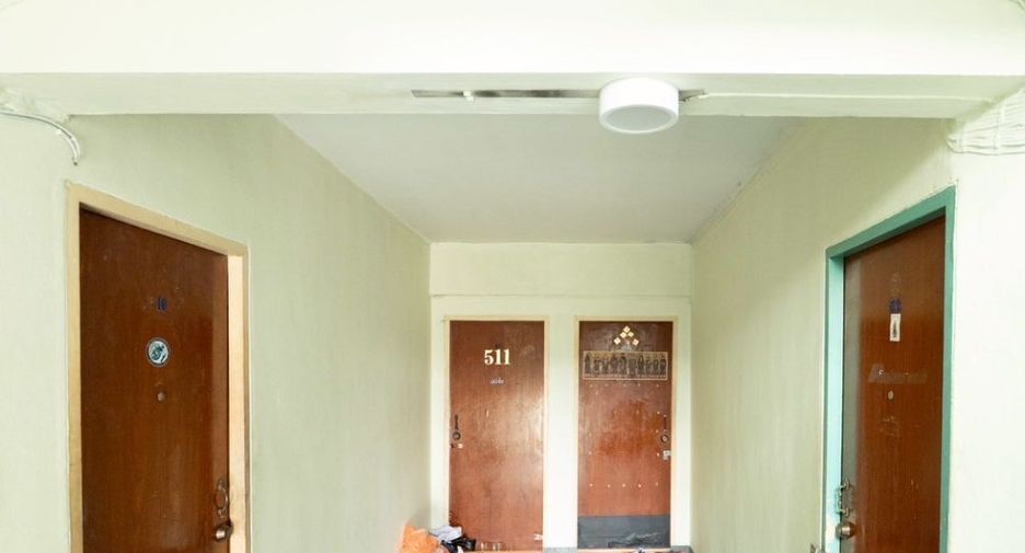 For sale 51 bedrooms apartment in Bangkok Noi, Bangkok