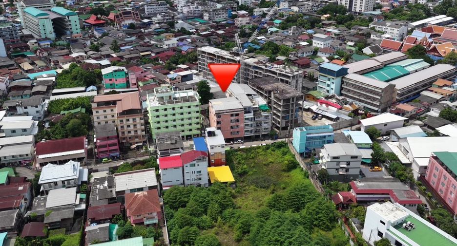 For sale 51 bedrooms apartment in Bangkok Noi, Bangkok