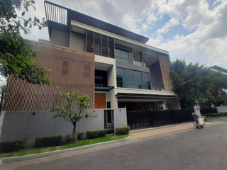 For sale 5 bedrooms house in Lak Si, Bangkok