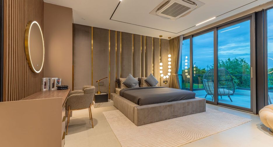 For sale 7 bedrooms house in Sattahip, Chonburi