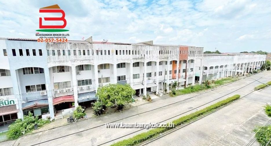 Local comercial en venta de 6 habitaciones en Khlong Luang, Pathum Thani