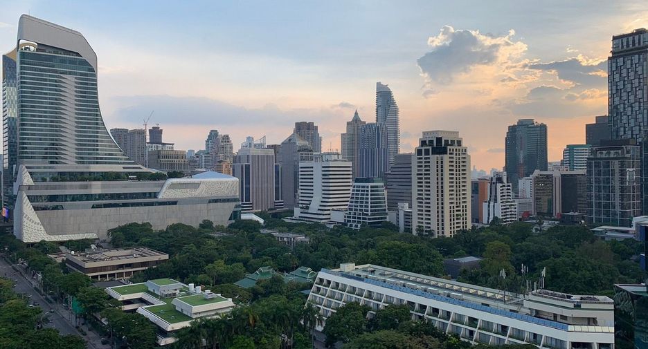 For rent and for sale 2 bedrooms condo in Pathum Wan, Bangkok