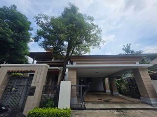 Casa en alquiler y en venta de 4 habitaciones en Suan Luang, Bangkok