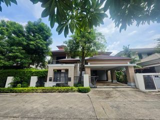 Casa en alquiler y en venta de 4 habitaciones en Suan Luang, Bangkok
