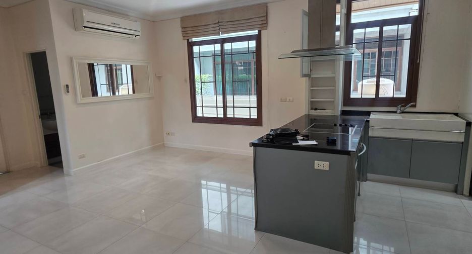 For rent and for sale 4 bedrooms house in Suan Luang, Bangkok