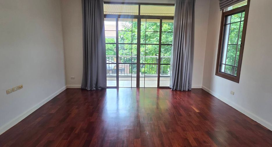 For rent and for sale 4 bedrooms house in Suan Luang, Bangkok