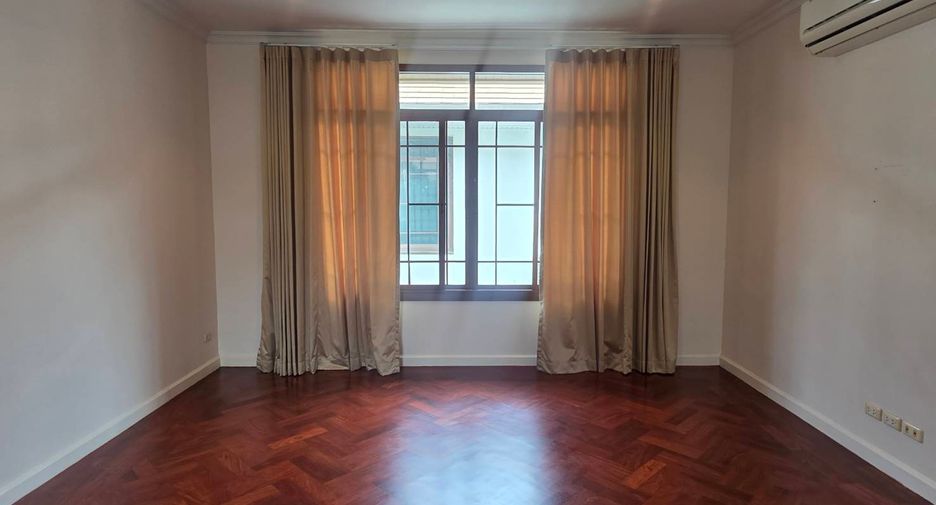 For rent and for sale 4 bedrooms house in Suan Luang, Bangkok