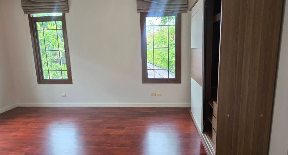 For rent and for sale 4 bedrooms house in Suan Luang, Bangkok