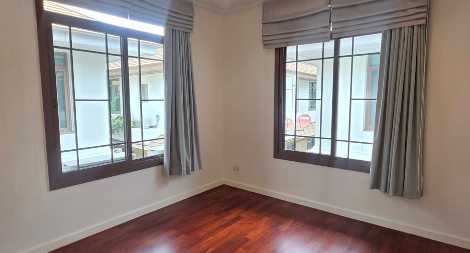 For rent and for sale 4 bedrooms house in Suan Luang, Bangkok