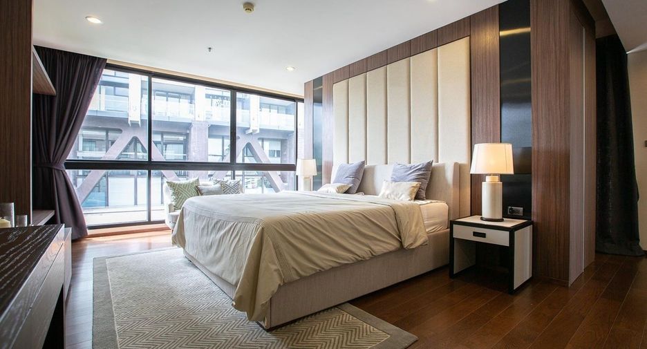 For rent and for sale 4 bedrooms condo in Sathon, Bangkok