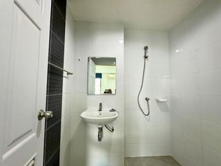 Local comercial en alquiler de 1 habitaciones en Si Racha, Chonburi