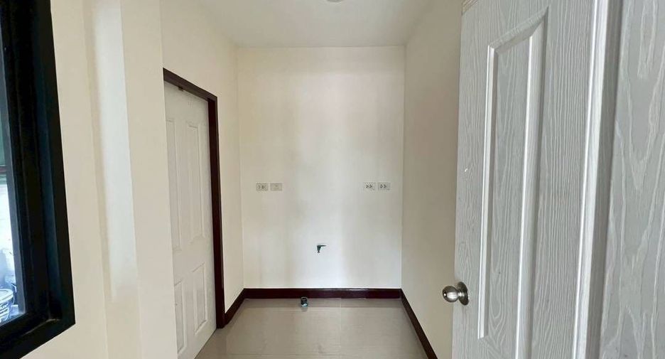Haus zur Miete mit 3 Zimmer in Ban Bueng, Chonburi