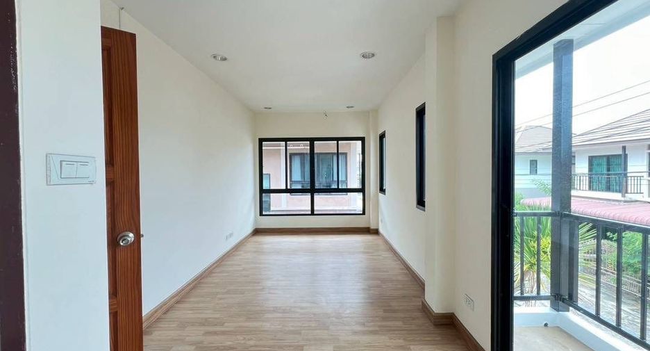 Haus zur Miete mit 3 Zimmer in Ban Bueng, Chonburi