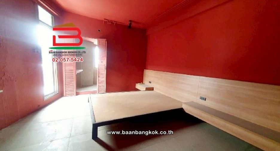 For rent 6 bedrooms retail Space in Suan Luang, Bangkok