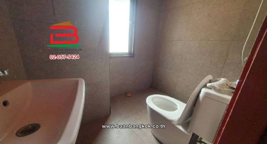 For rent 6 bedrooms retail Space in Suan Luang, Bangkok