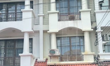 For rent 4 bedrooms townhouse in Mueang Chiang Mai, Chiang Mai