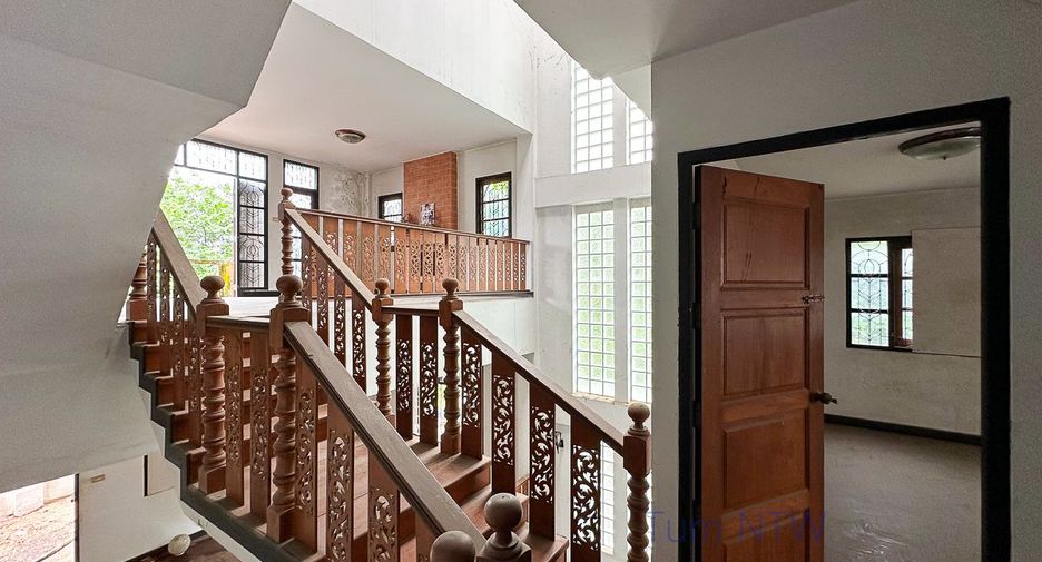For sale 3 bedrooms townhouse in Mae Rim, Chiang Mai