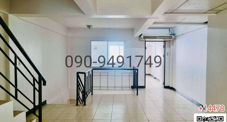 À vendre 4 chambres appartement avec services à Lat Krabang, Bangkok