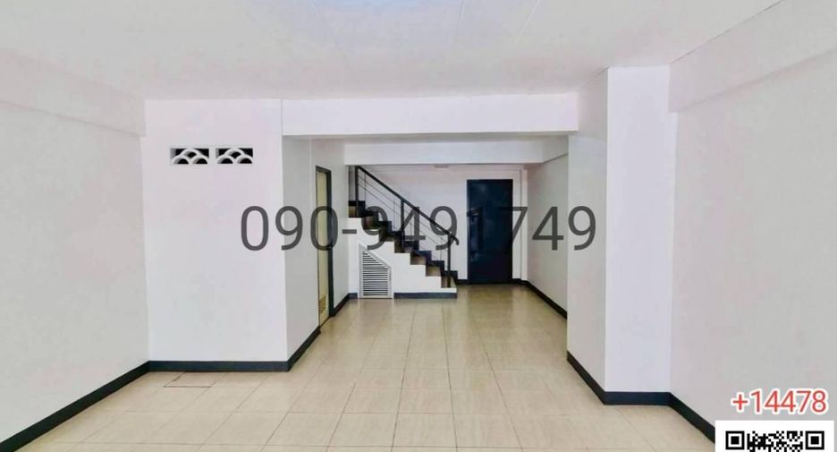 À vendre 4 chambres appartement avec services à Lat Krabang, Bangkok