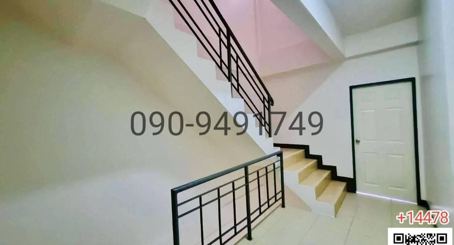À vendre 4 chambres appartement avec services à Lat Krabang, Bangkok