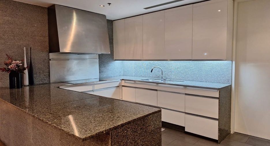 For rent and for sale 3 bedrooms condo in Sathon, Bangkok