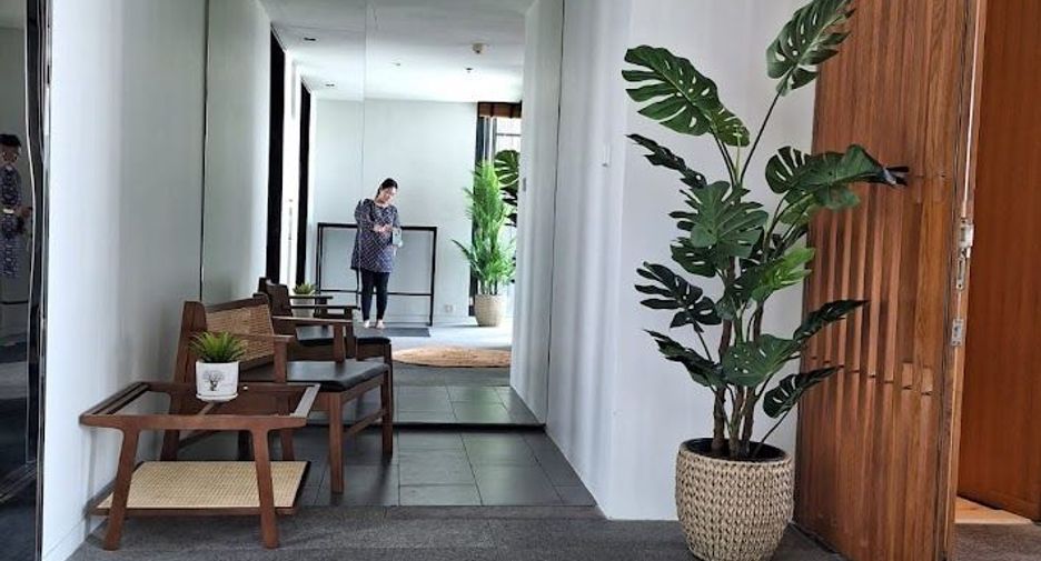 For rent and for sale 3 bedrooms condo in Sathon, Bangkok