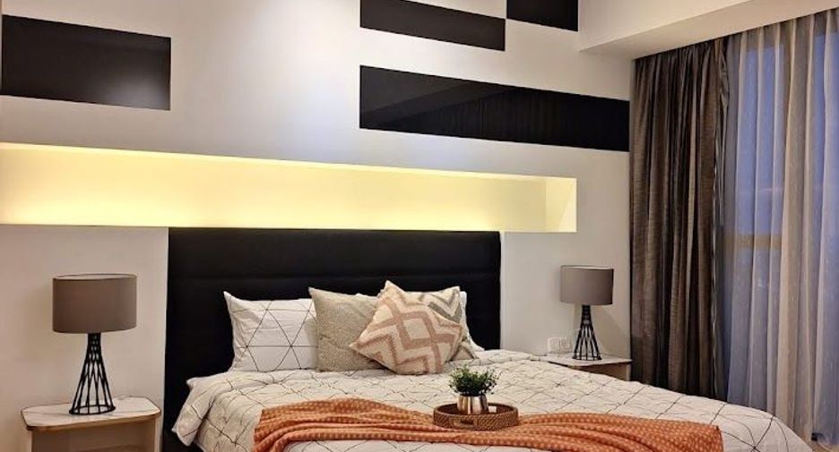 For rent and for sale 3 bedrooms condo in Sathon, Bangkok