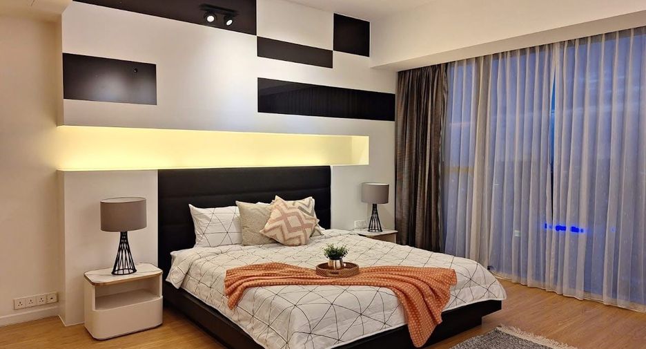 For rent and for sale 3 bedrooms condo in Sathon, Bangkok