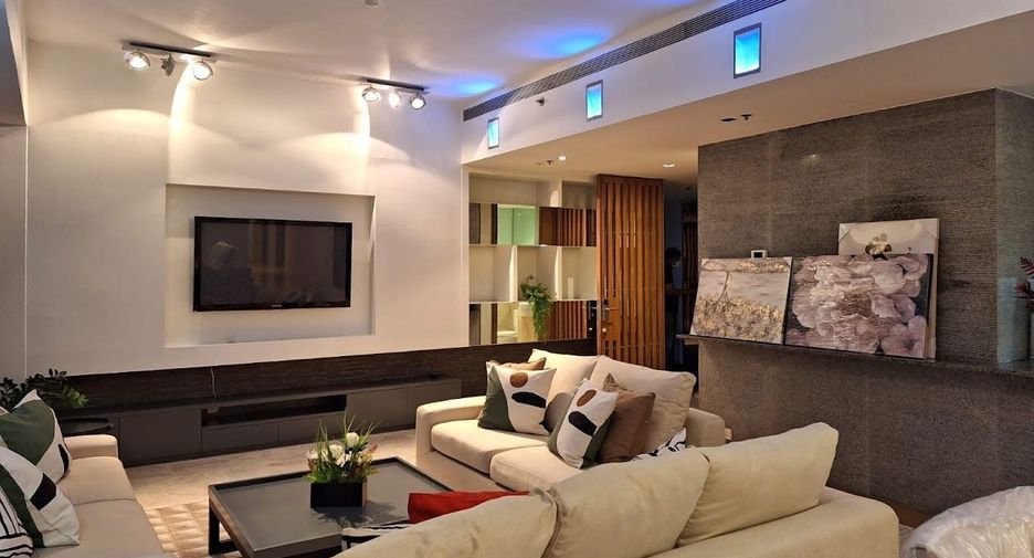 For rent and for sale 3 bedrooms condo in Sathon, Bangkok